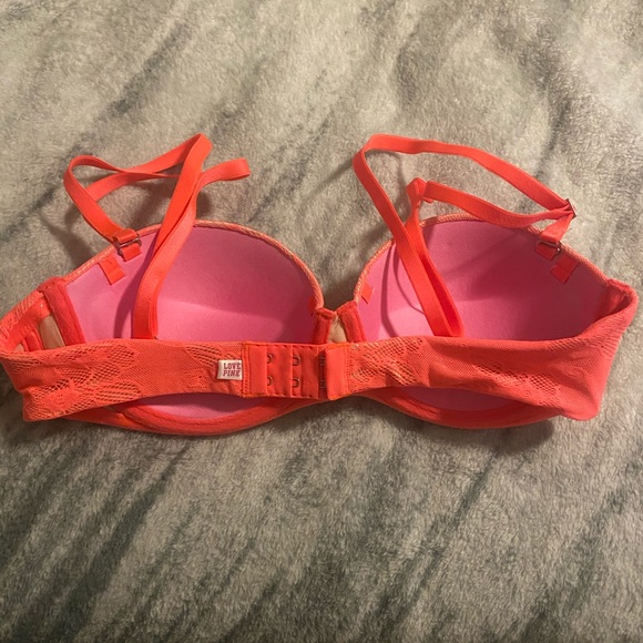 Victoria’s Secret Bra - Picture 2 of 4